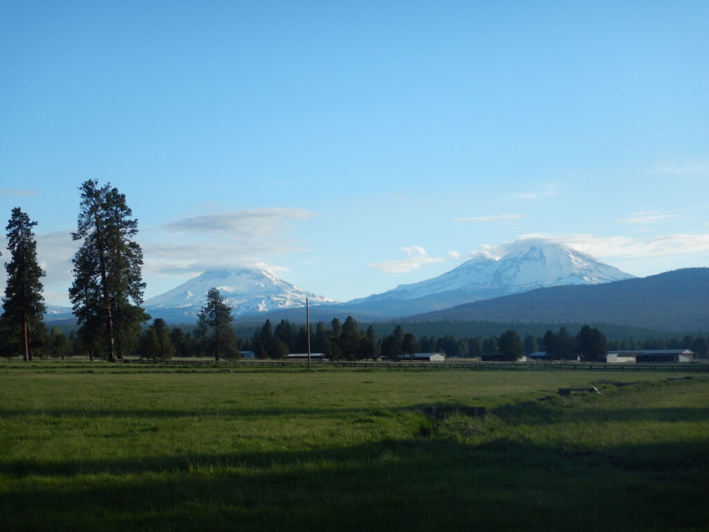 The stunning views from Sisters, Oregon. Uh yeah, it's safe to say I need to come back here ASAP! Just WOW!