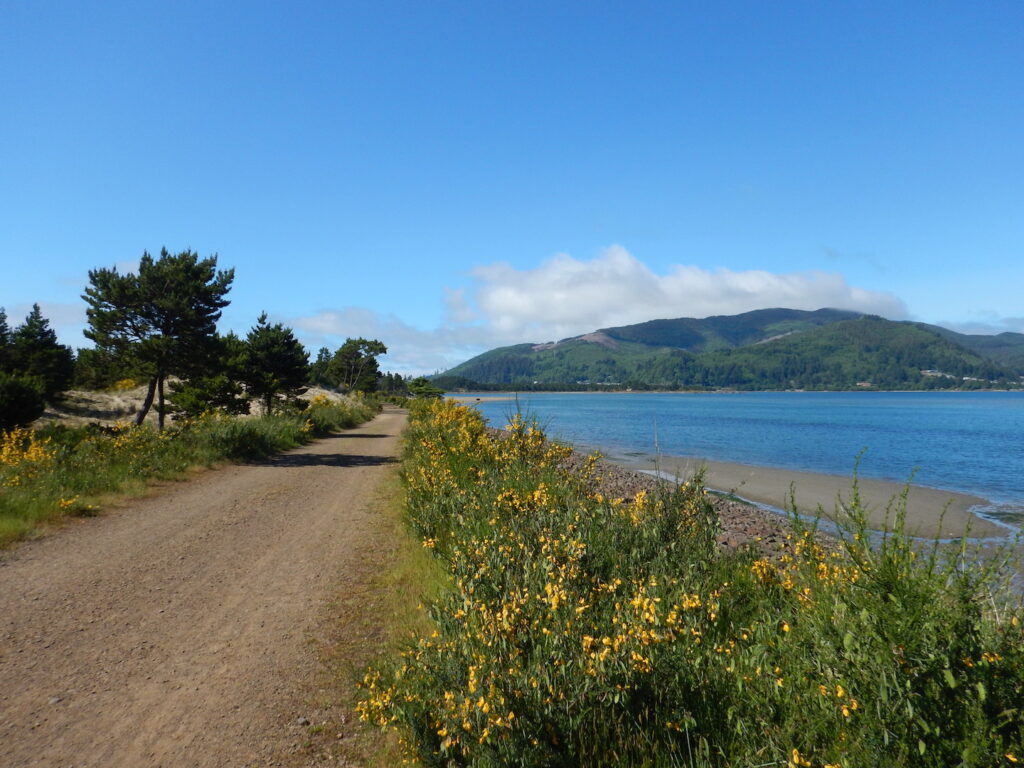 Returning to the trailhead on the Tillamook Bay side of the Bayocean Spit. One of my favorite Oregon hikes!