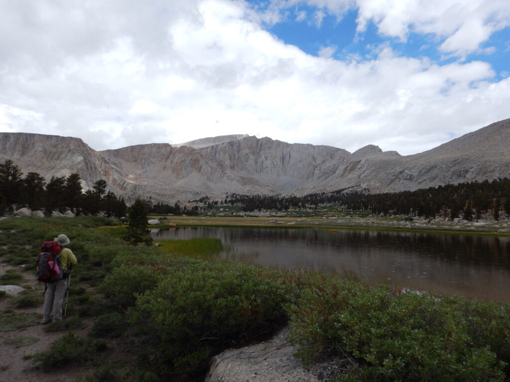 Arriving at the first Cottonwood Lake and enjoying the fantastic views! And also some sprinkles...