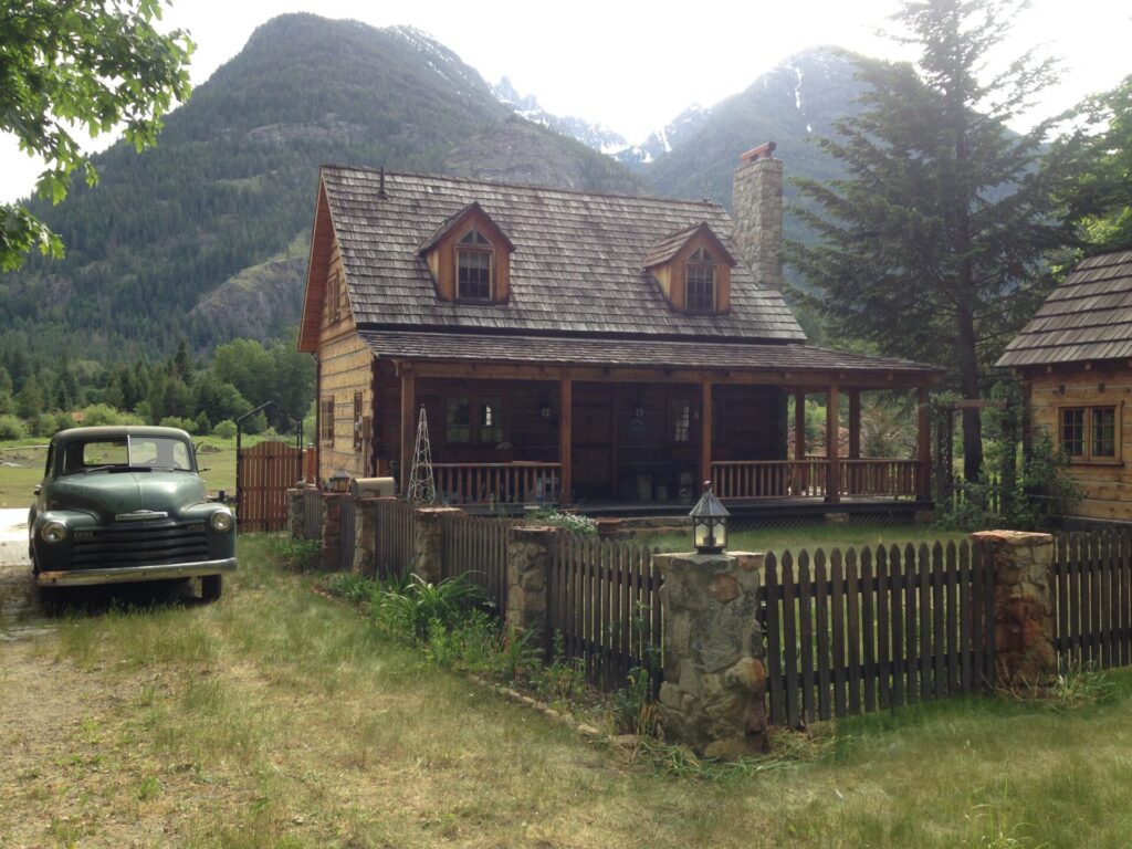 The adorably awesome little town of Stehekin