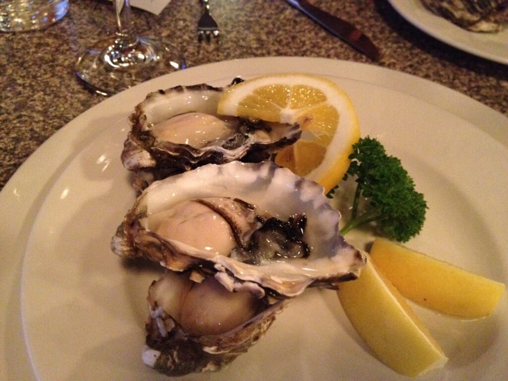 Yep, I'm starting to like this fresh oysters with lemon thing